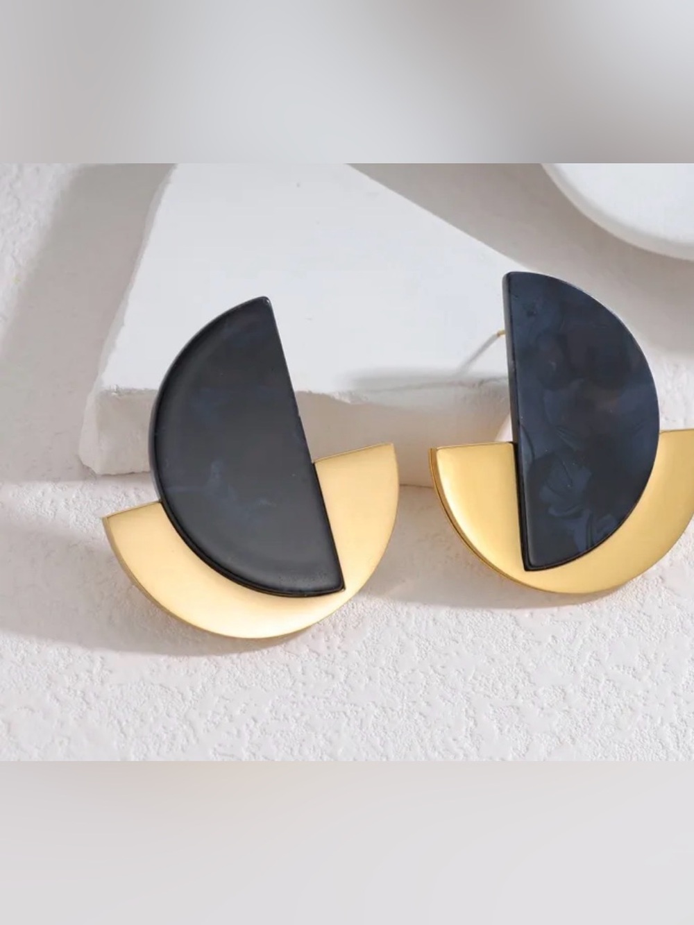Geometric Black & Gold Earrings 18 K gold PVD plated